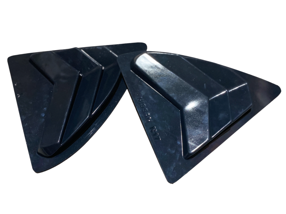 مثلث شراعة اسود نيسان N17