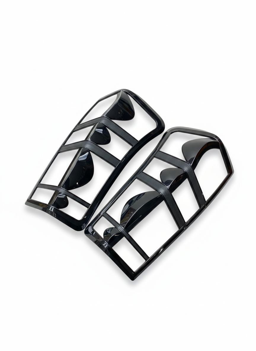 حلية فانوس خلفى اسود دبابة (ISUSI 2022)