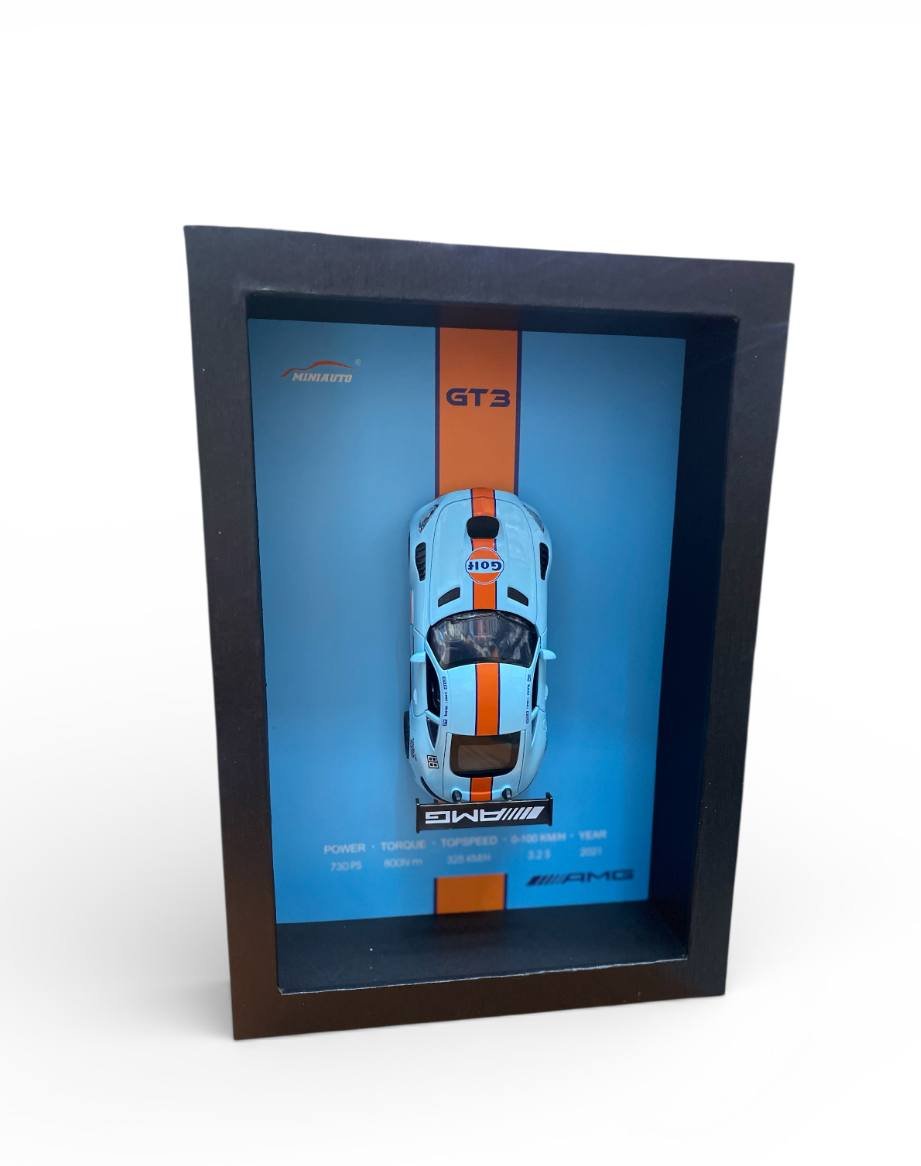 موكيت عربية مرسيدس AMG داخل برواز خشب 3D